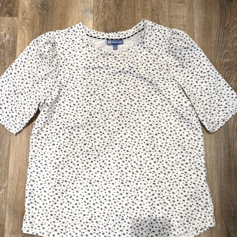 New Democracy size Large too